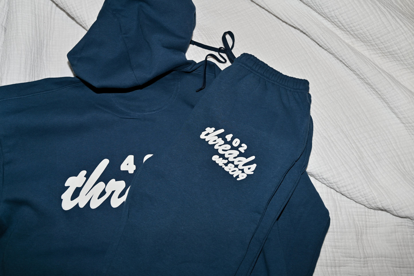 402threads Hoodie - Navy