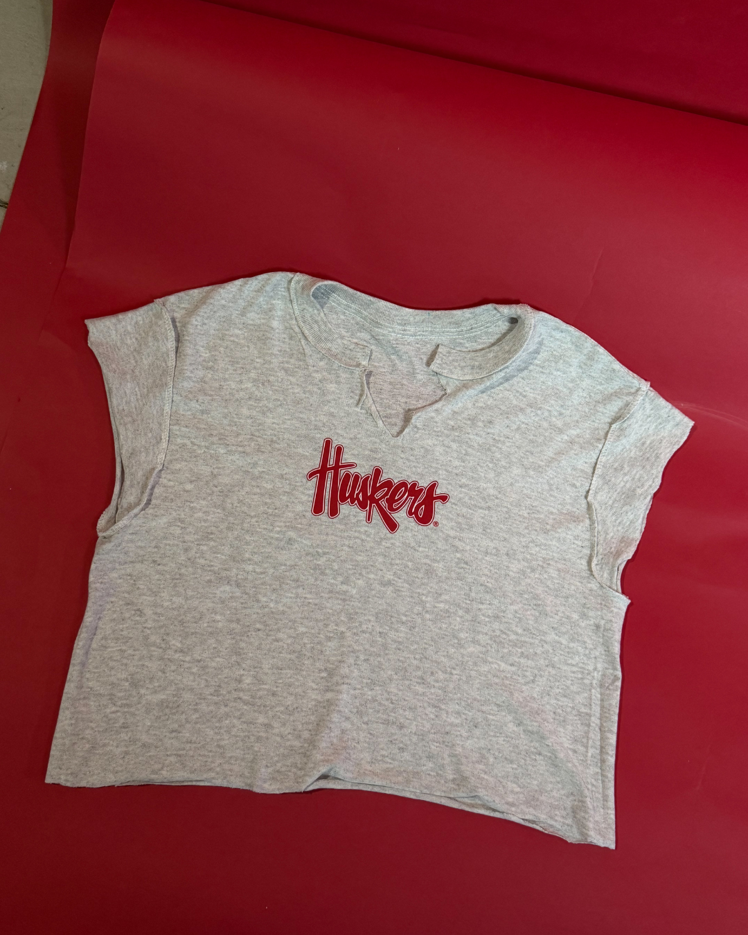 huskers cropped muscle tee