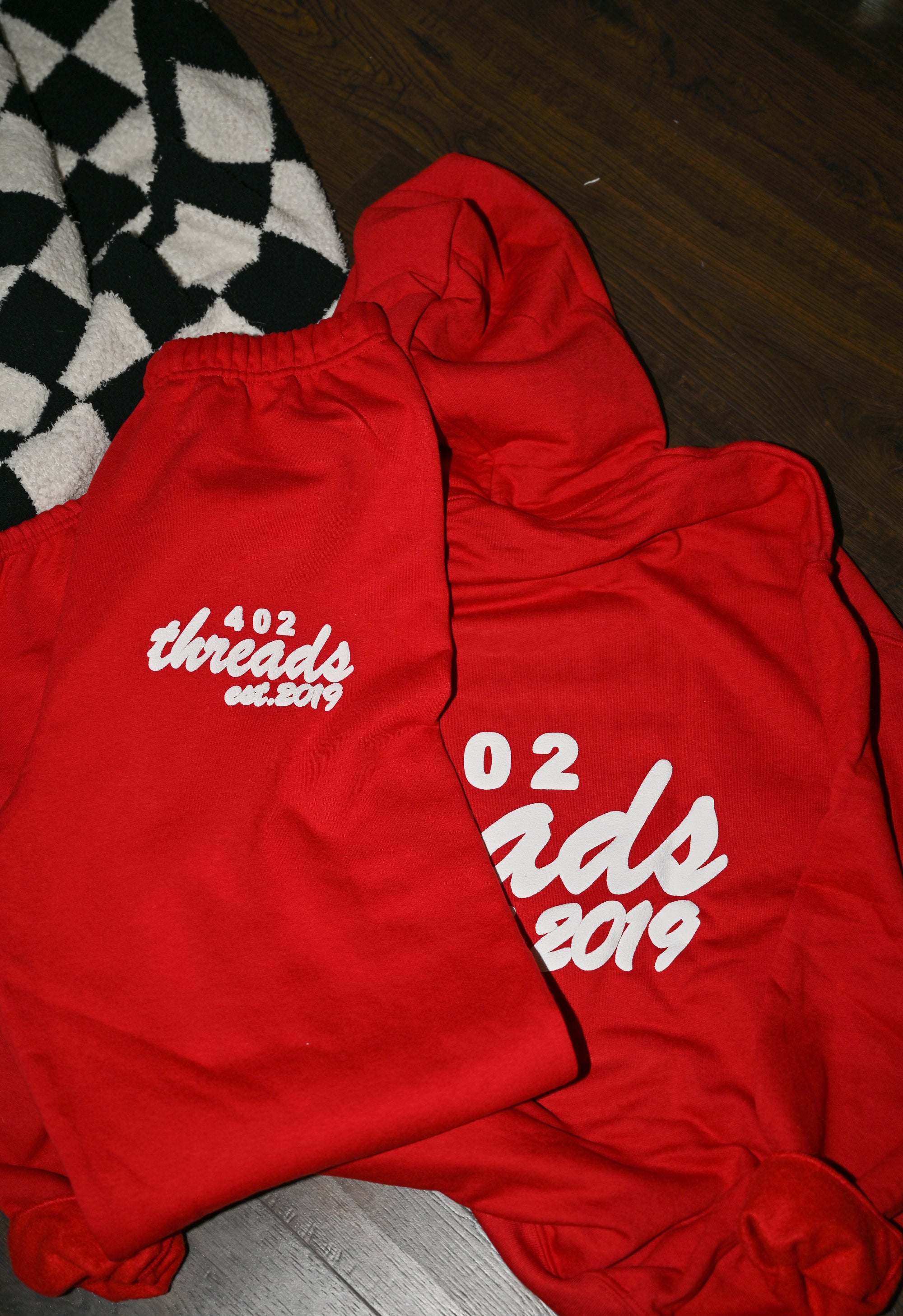 402threads Sweatpants - Red