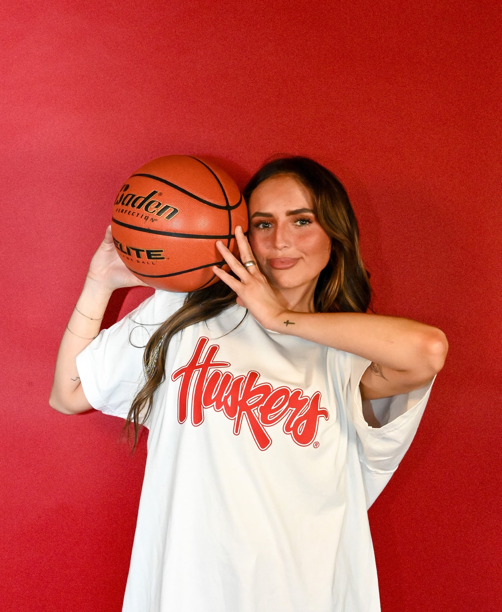 reverse hem nebraska huskers white tee