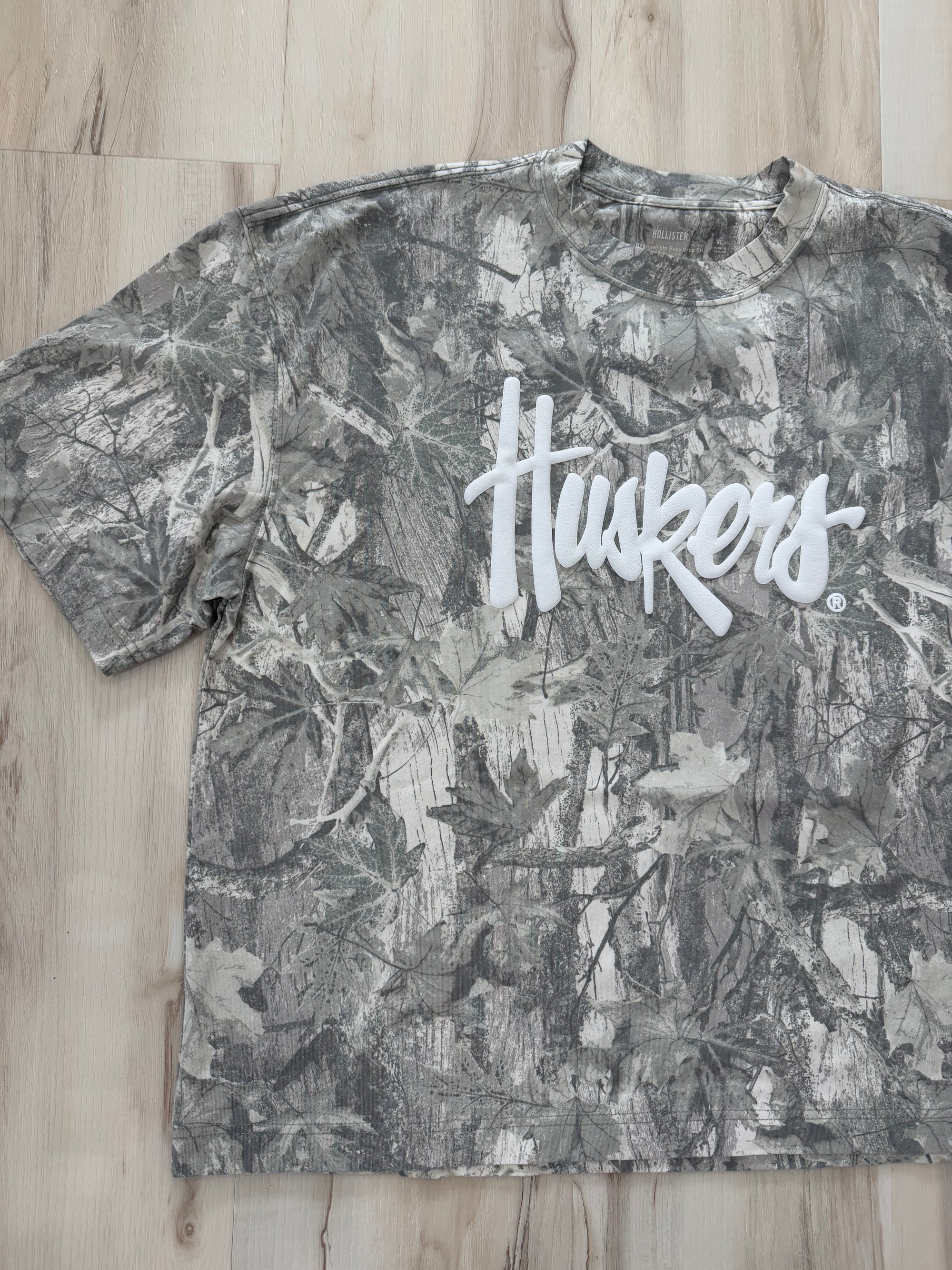 Huskers Tee - Light Camo