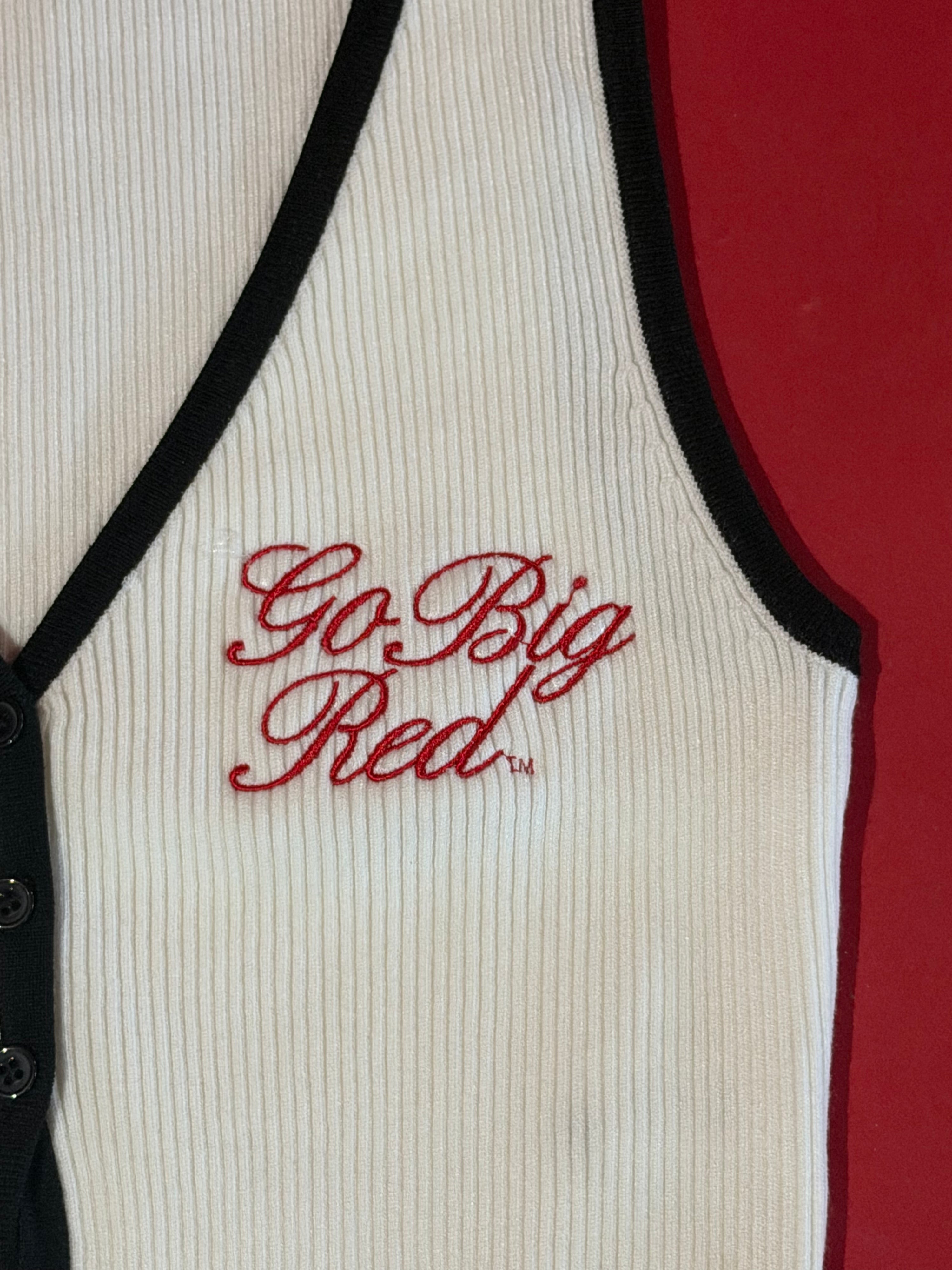go big red embroidered sweater vest - white